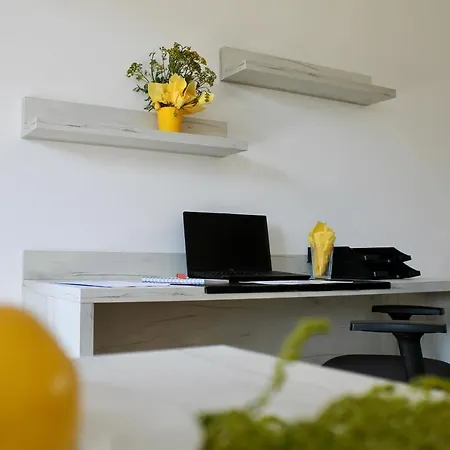 1 Studioapartment Mit Bis Zu 2 Einzelbetten In Der Land Of Living Daire