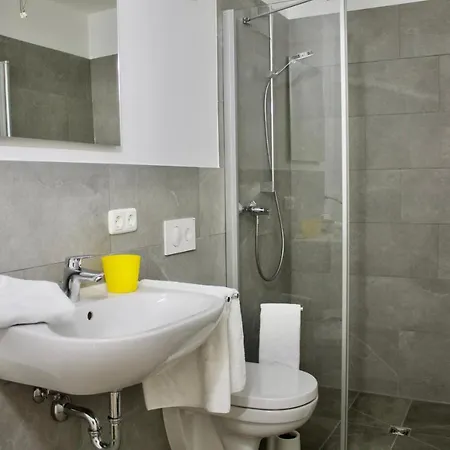 1 Studioapartment Mit Bis Zu 2 Einzelbetten In Der Land Of Living * Kelheim